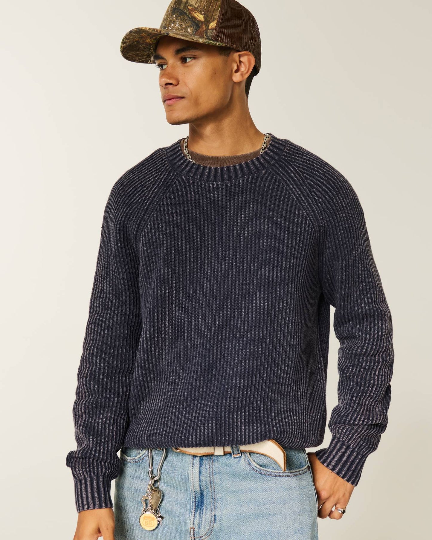 Low-Rise Light Wash Baggy Jeans