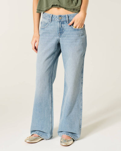Low-Rise Light Wash Baggy Jeans